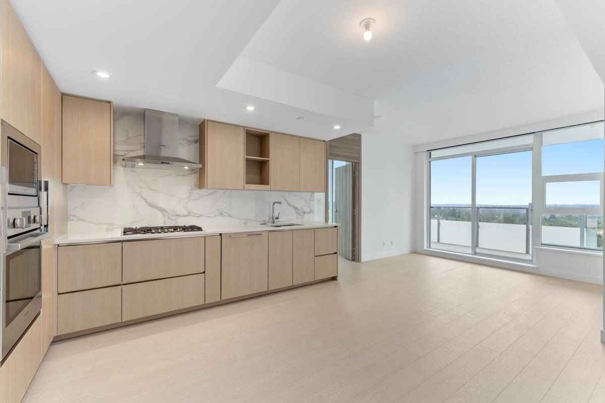 13768 100 AVE #1805, Surrey, BC V3T 0V2