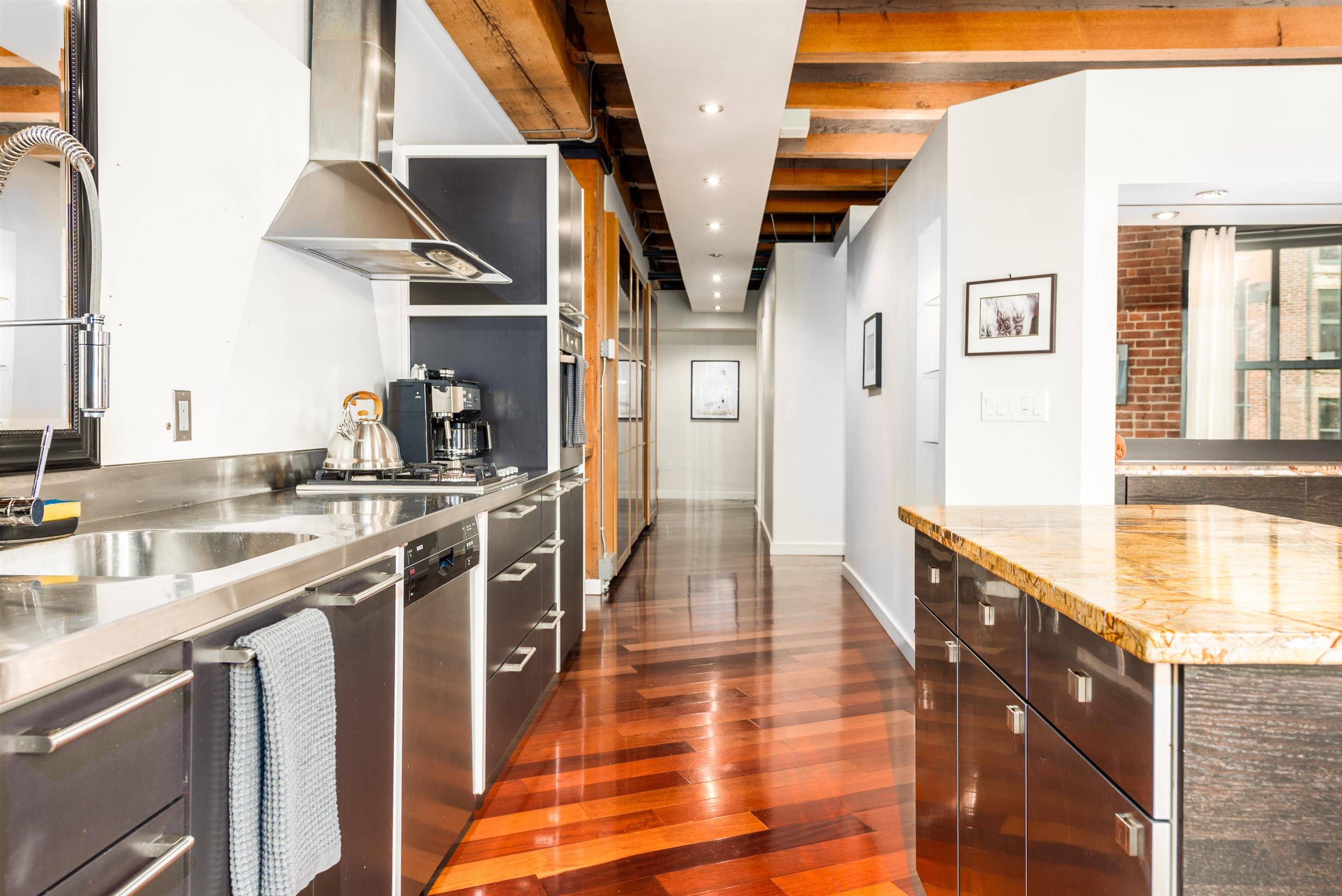 Vancouver, BC V6A 0A5,55 E Cordova ST #302