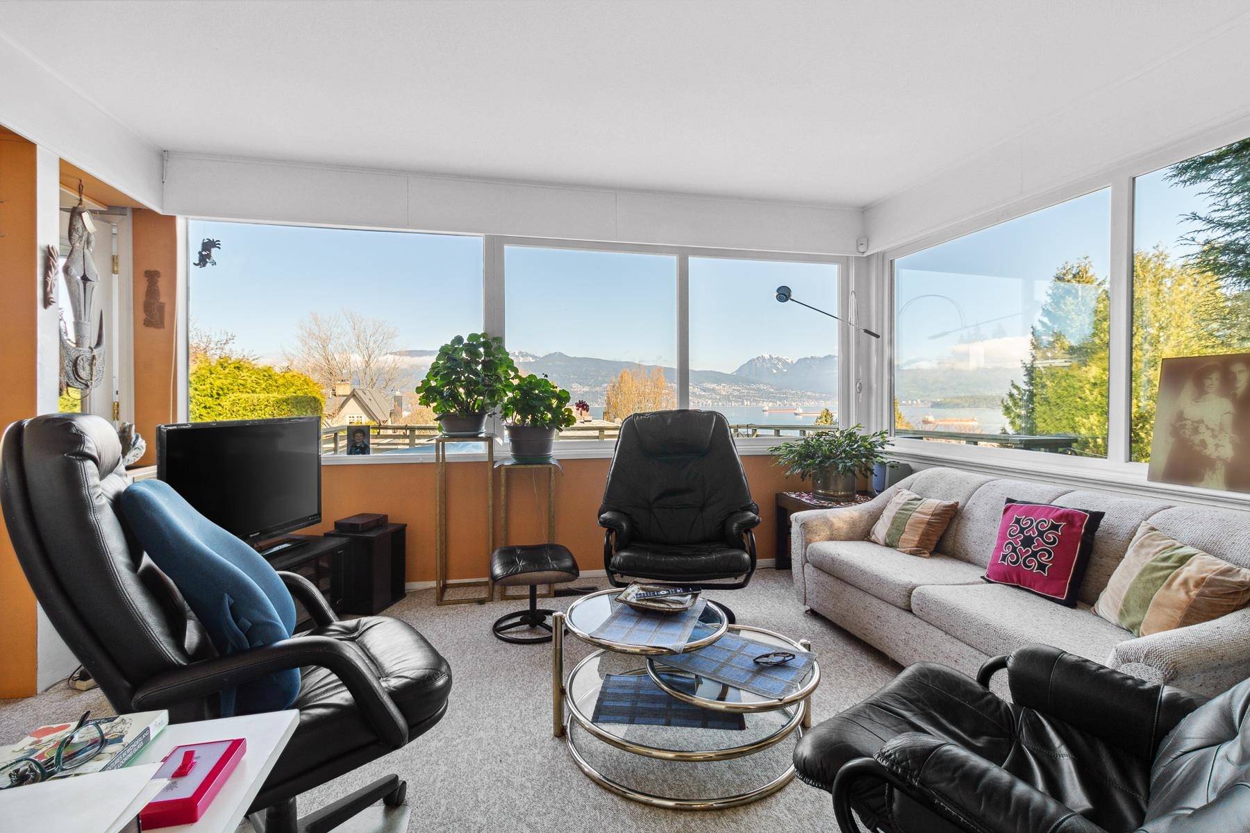 Vancouver, BC V6R 1R4,4557 W 4th AVE