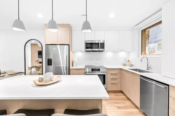 1732 Templeton DR Vancouver, BC V5N 1B6