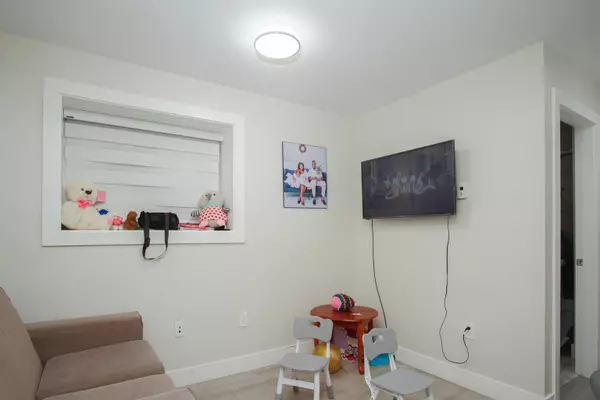 Surrey, BC V4N 6V1,19247 71 AVE