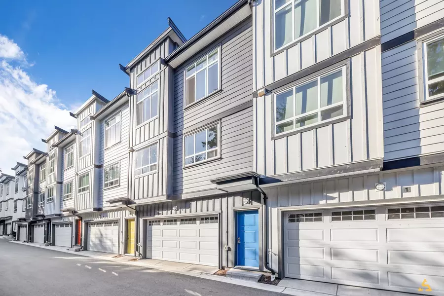 8137 164 ST #2, Surrey, BC V4N 0P1