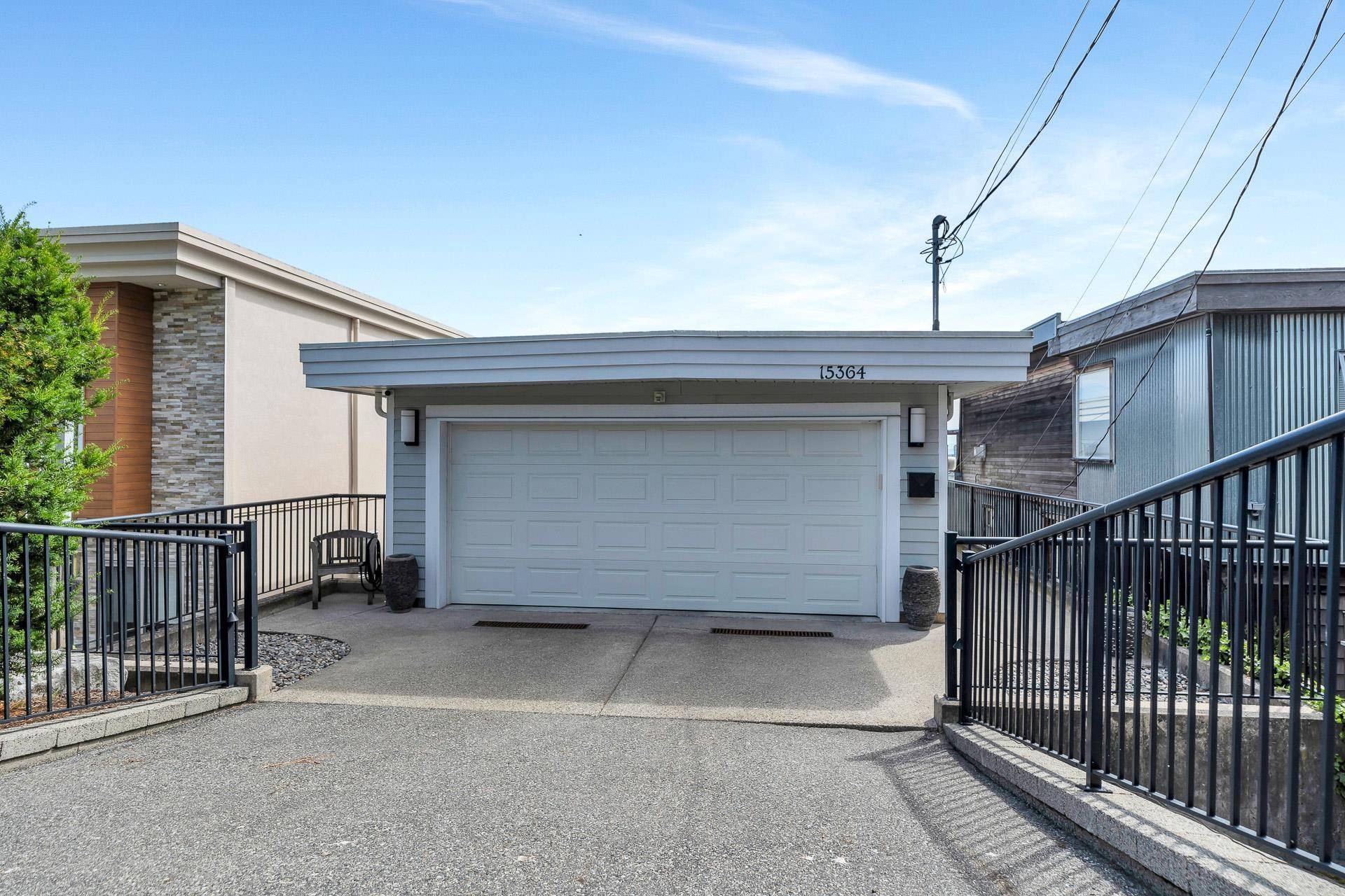 15364 Victoria AVE, White Rock, BC V4B 1H2