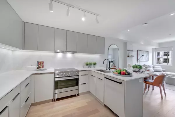 632 E 3rd ST #6 North Vancouver, BC V7L 0J1