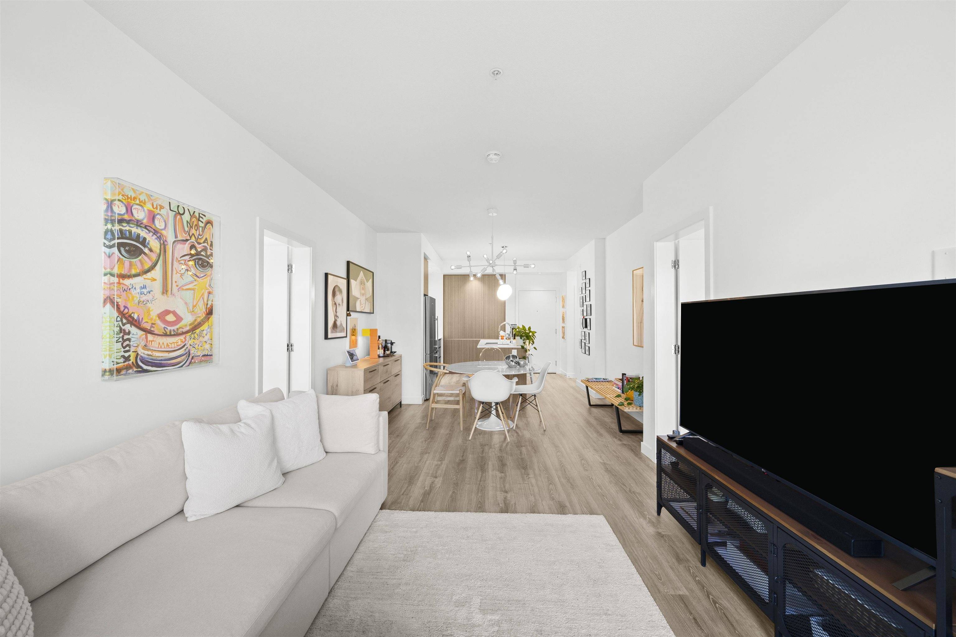 516 Foster AVE #203, Coquitlam, BC V3J 0H8