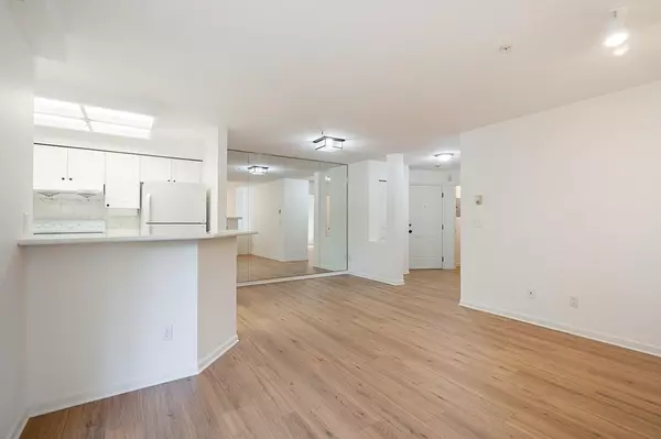 Langley, BC V3A 8L2,22025 48 AVE #104
