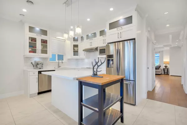 Vancouver, BC V5R 4M7,5887 Battison ST