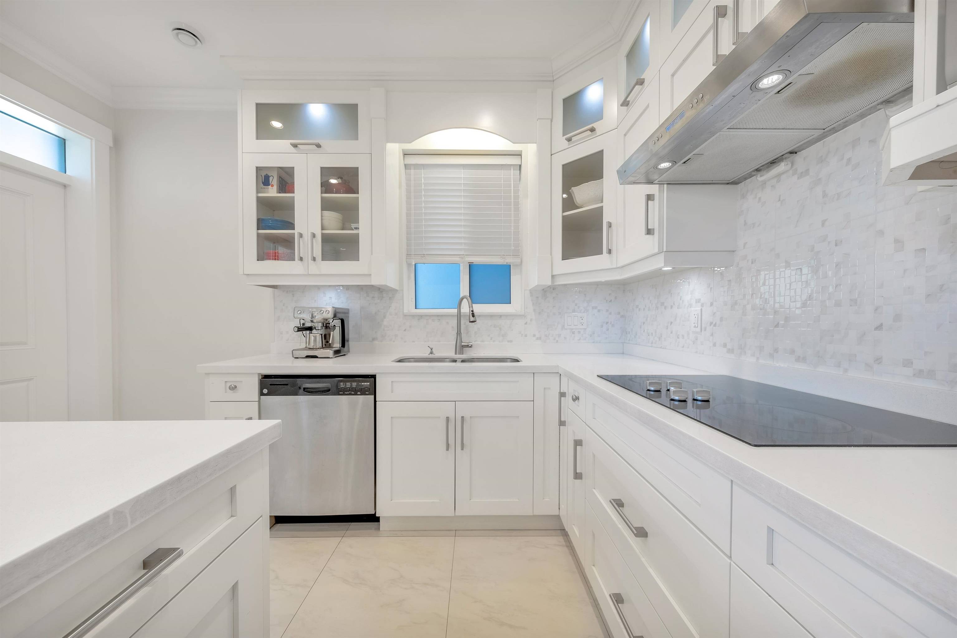 Vancouver, BC V5R 4M7,5887 Battison ST