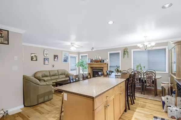 46205 Stoneview DR Chilliwack, BC V2R 5W8