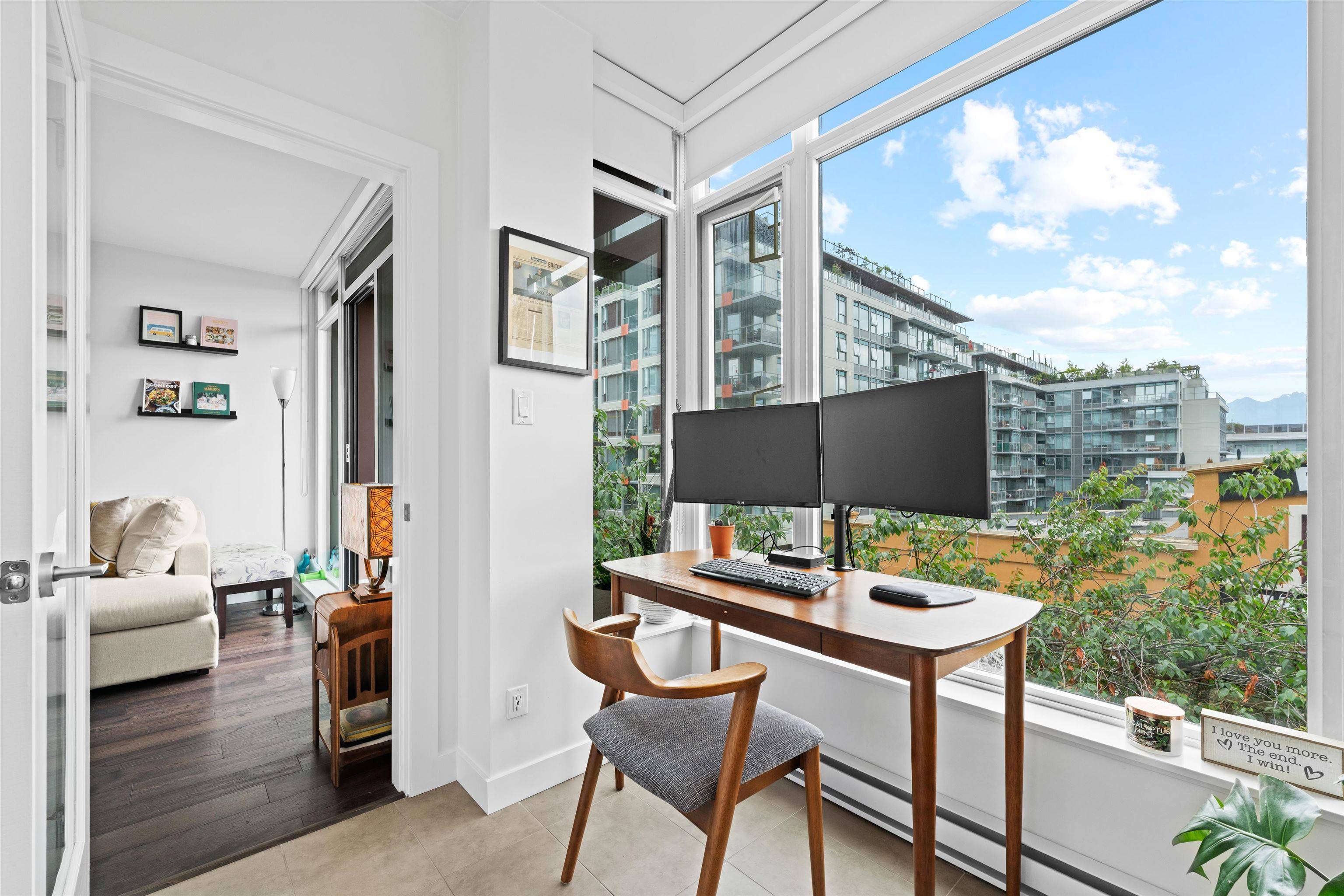 2321 Scotia ST #309 Vancouver, BC V5T 0A8