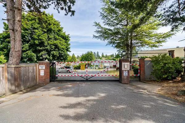 Surrey, BC V3W 5B5,8078 King George BLVD #1