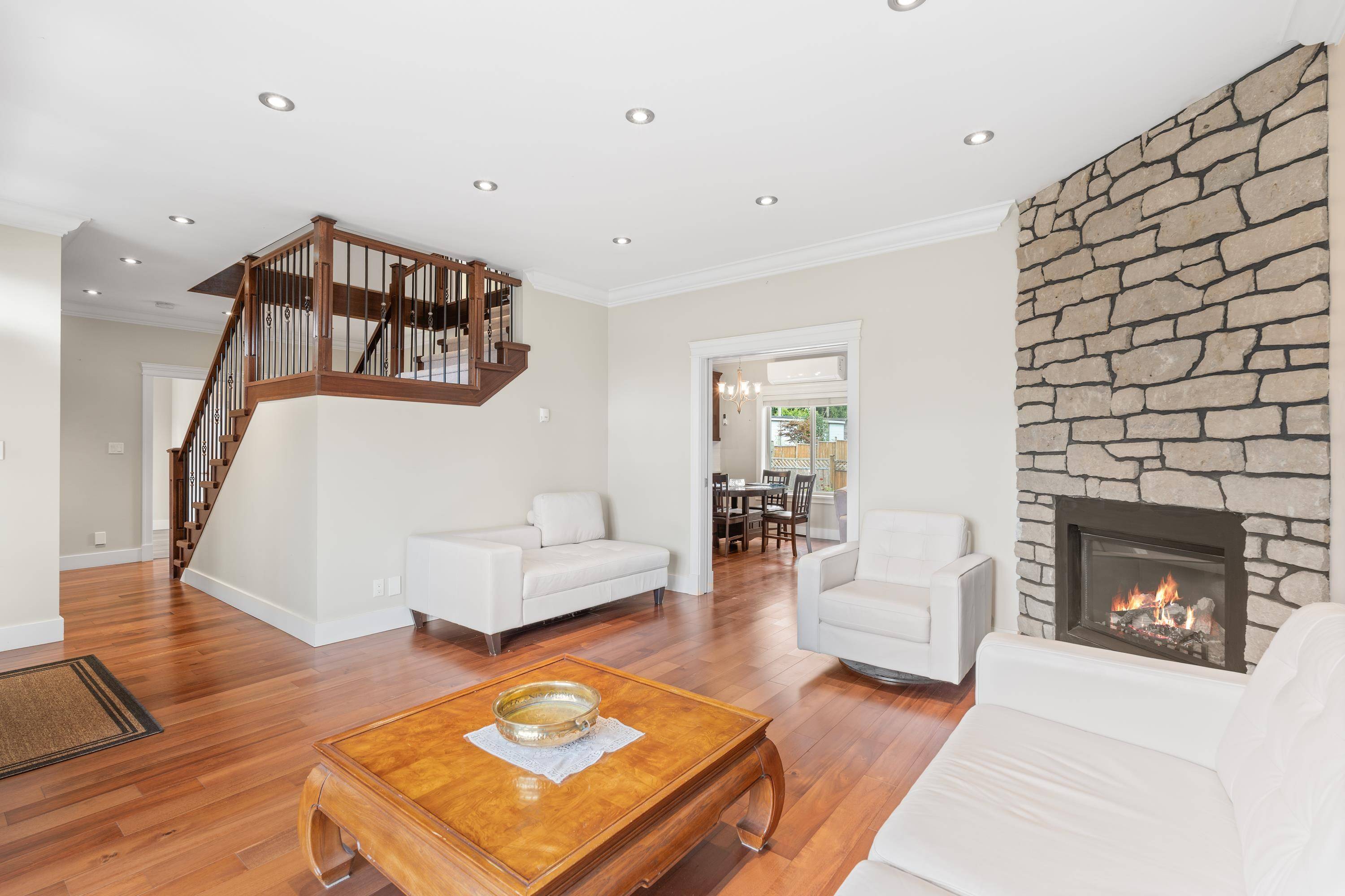 Burnaby, BC V5G 1N2,5420 Laurel ST