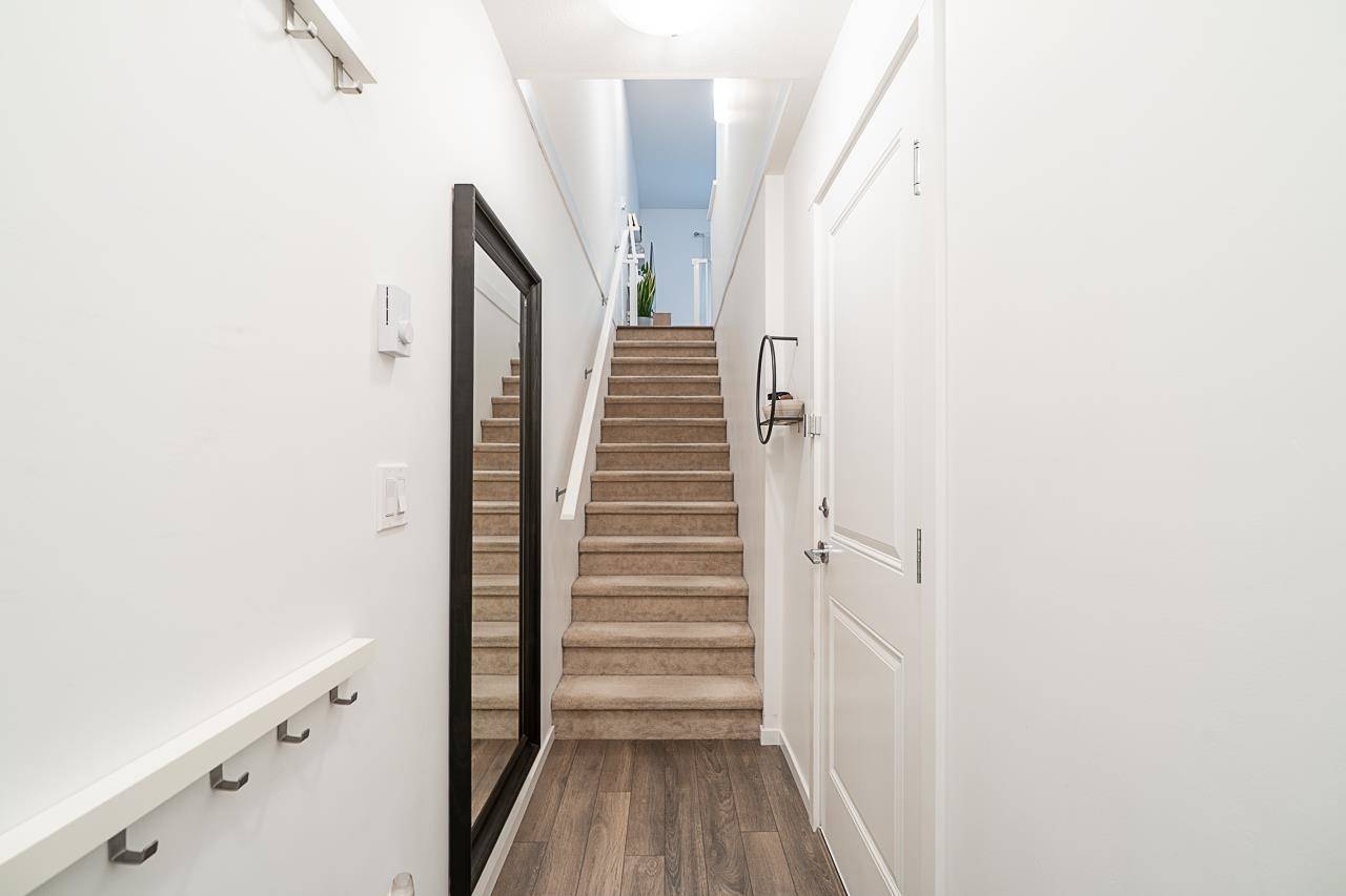 Surrey, BC V3R 0C9,15340 Guildford DR #100