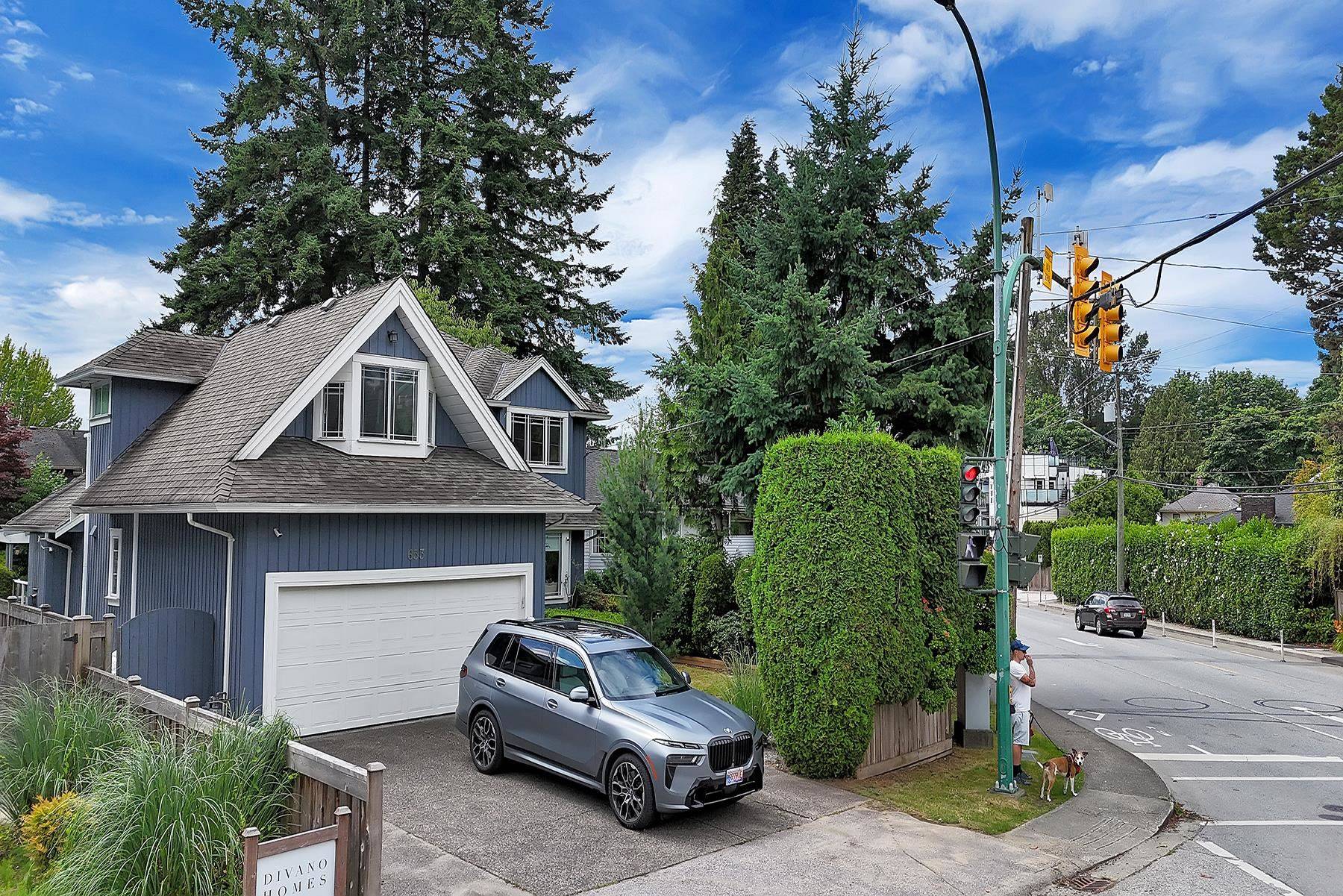 633 Fir ST, North Vancouver, BC V7M 1W3