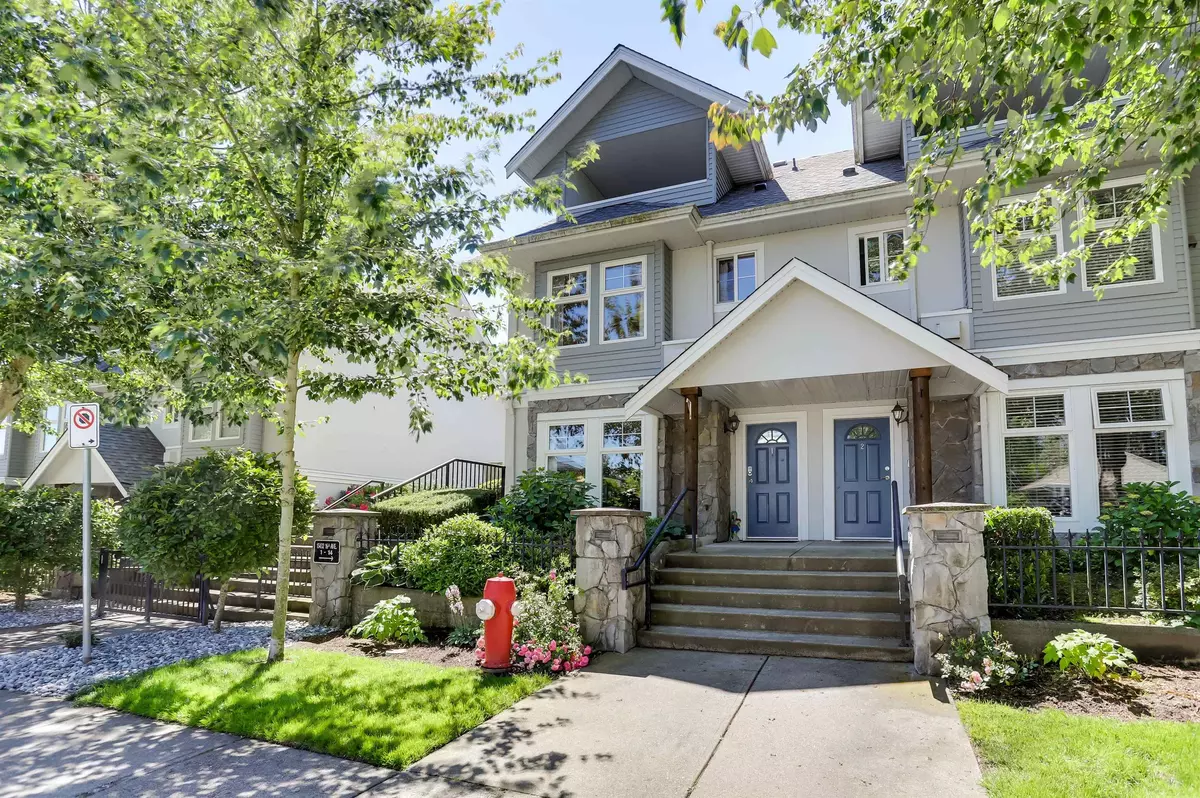Surrey, BC V4A 1T3,15432 16a AVE #1