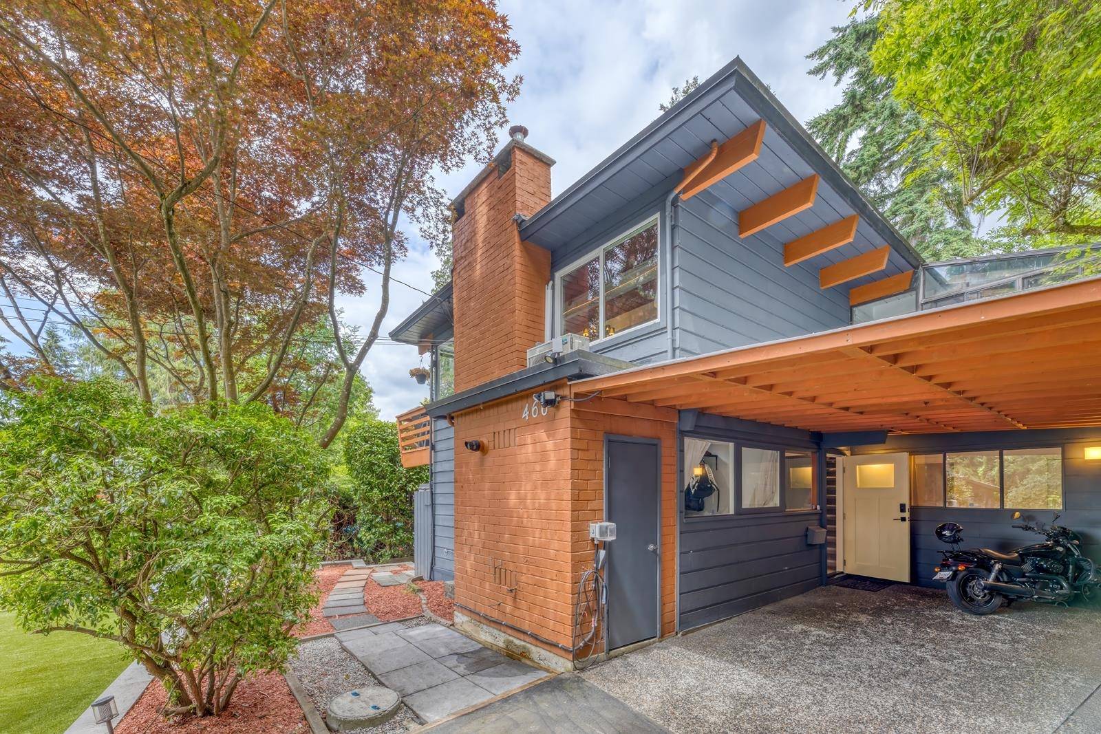 North Vancouver, BC V7N 1H9,466 E Kings RD