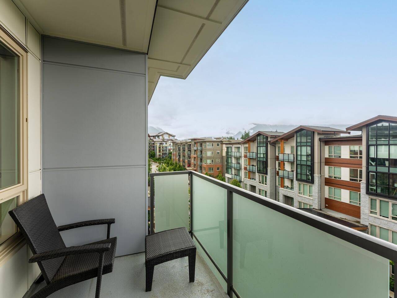 2651 Library LN #401 North Vancouver, BC V7J 0C1