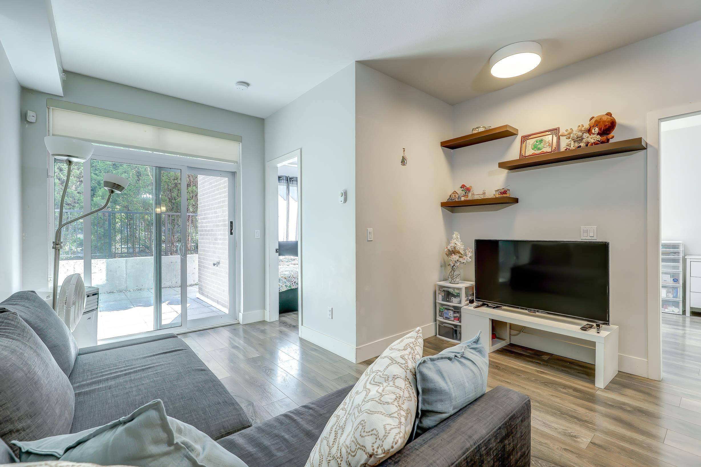 630 Como Lake AVE #103 Coquitlam, BC V3J 0E4