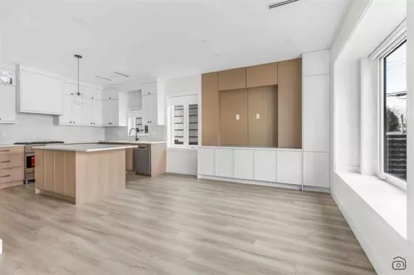 Vancouver, BC V5X 2G5,718 E 62nd AVE