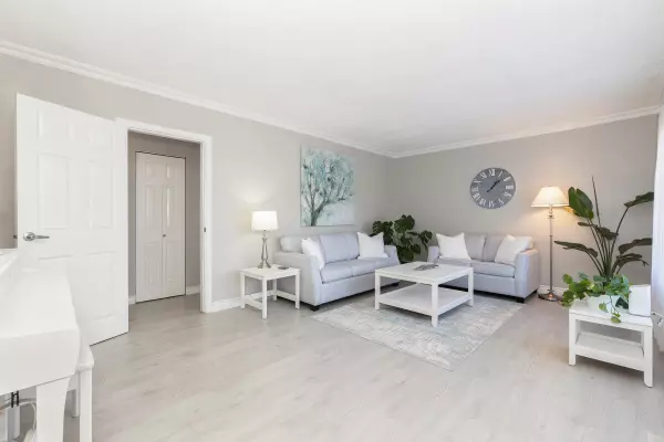 Maple Ridge, BC V2X 4T3,12437 202 ST