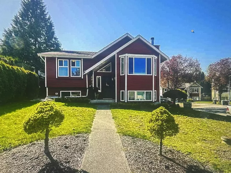 8045 138a ST, Surrey, BC V3W 9B3