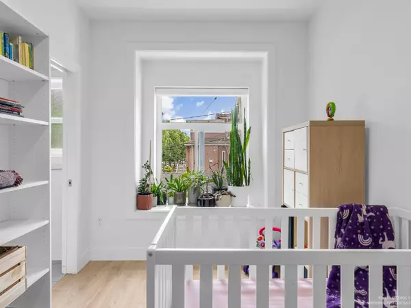Vancouver, BC V5R 3V4,5113 Fairmont ST