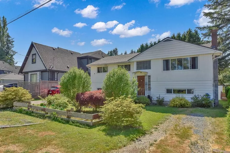 11059 146a ST, Surrey, BC V3R 3V3