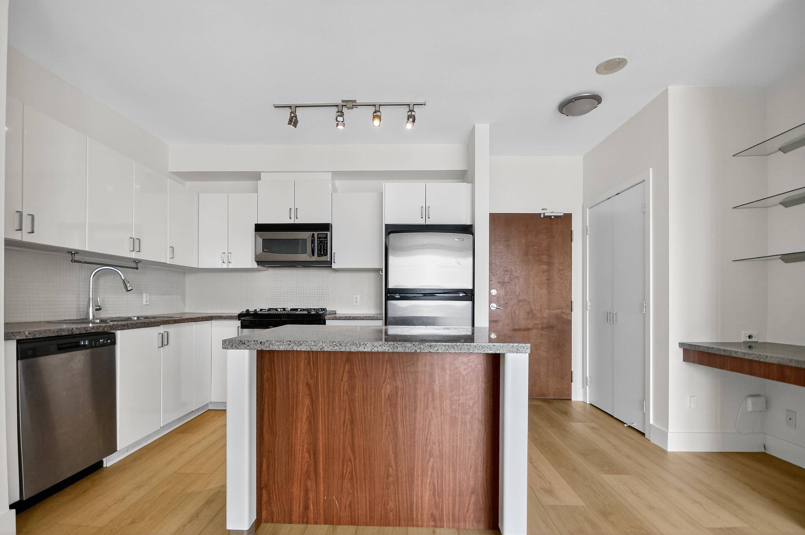 North Vancouver, BC V7M 3N8,155 W 1st ST #1609