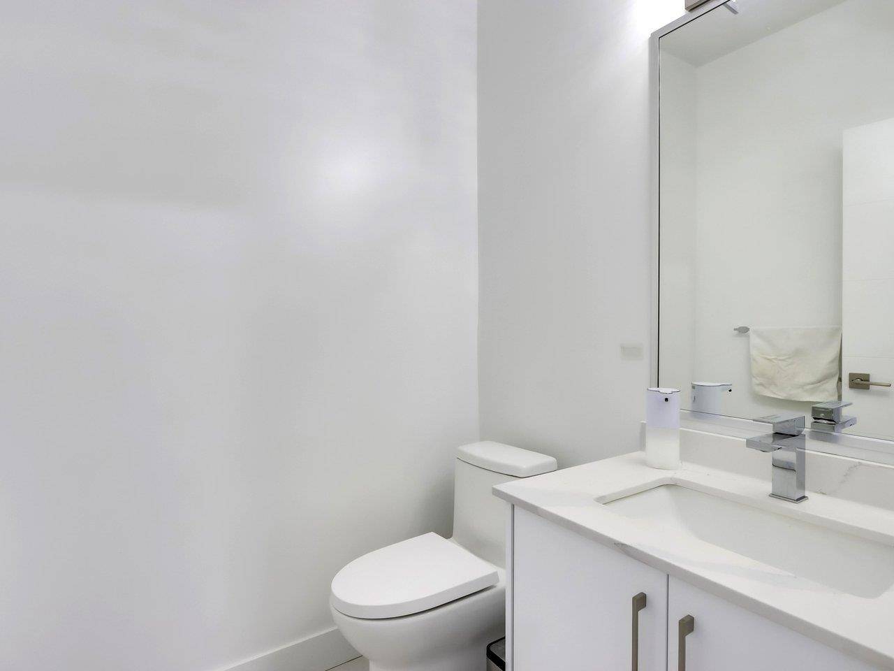 906 Quadling AVE #103 Coquitlam, BC V3K 2A5