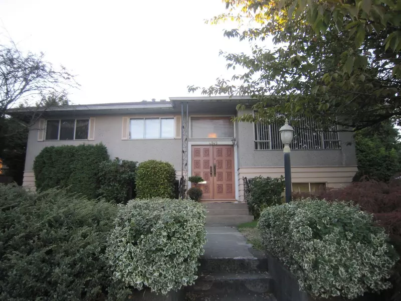 4949 Pioneer AVE, Burnaby, BC V5G 3J5