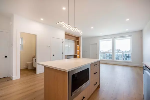 Surrey, BC V3S 9X7,16693 16 AVE #101