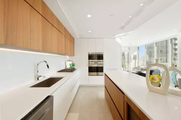 Vancouver, BC V6B 0R6,885 Cambie ST #1604