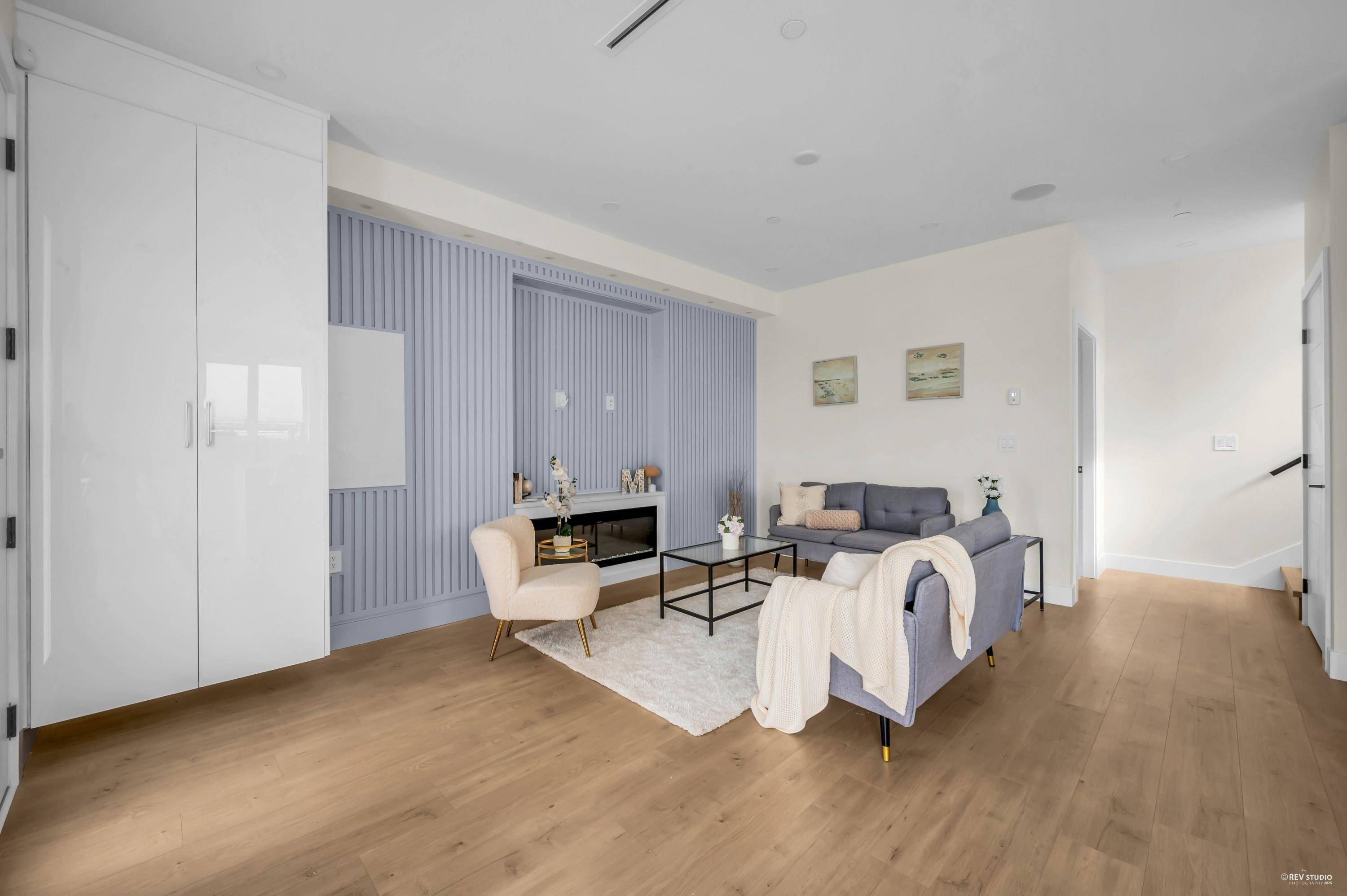 2512 E 22 AVE #2 Vancouver, BC V5M 2X5