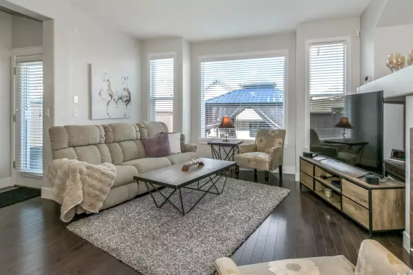 Surrey, BC V3S 1S7,16587 60 AVE