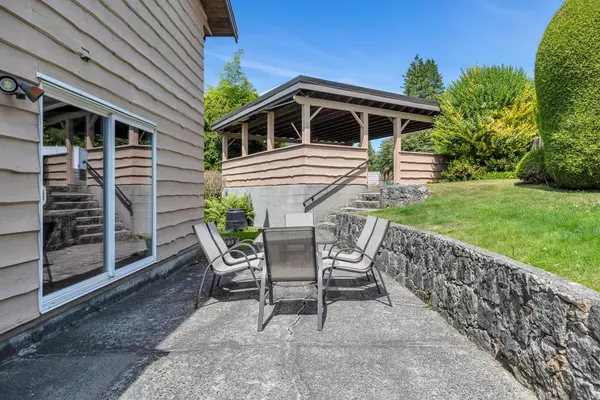 Burnaby, BC V5B 2H7,5471 Heathdale CT