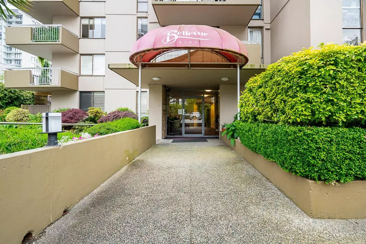 West Vancouver, BC V7V 1C3,2150 Bellevue AVE #204