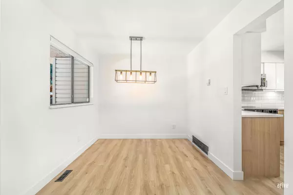 Coquitlam, BC V3J 5E7,511 Gatensbury ST #108