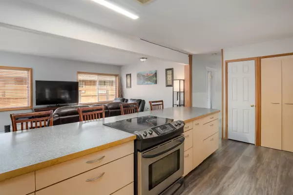 23 Bracken Pkwy Squamish, BC V0N 1T0