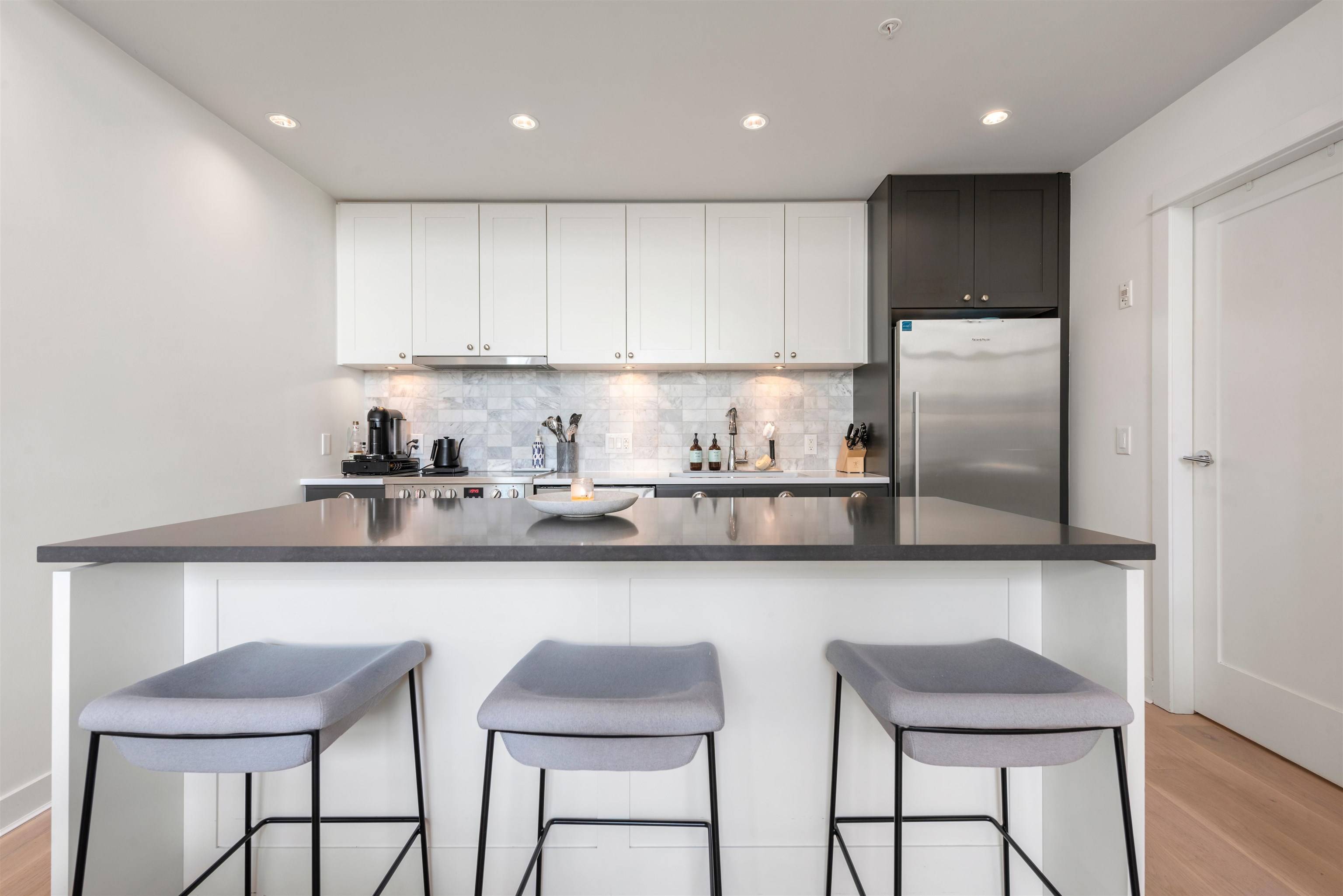 Vancouver, BC V5N 4H2,3429 Porter ST