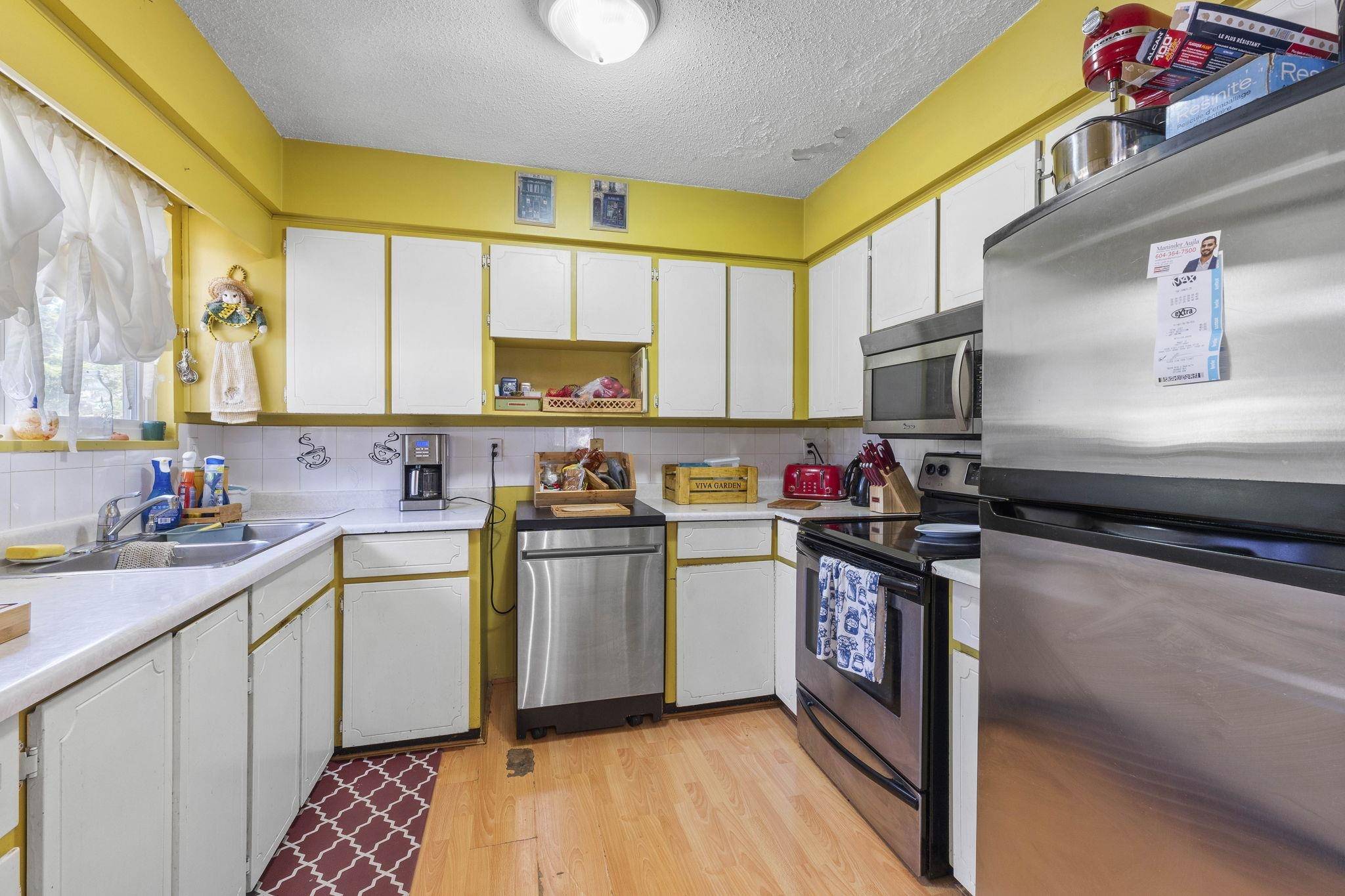 14171 74a AVE Surrey, BC V3W 7N3