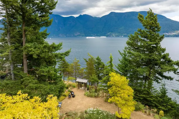 Bowen Island, BC V0N 1G1,1545 Eagle Cliff RD