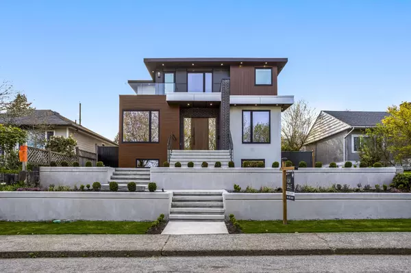 827 Chestnut ST, New Westminster, BC V3L 4N3