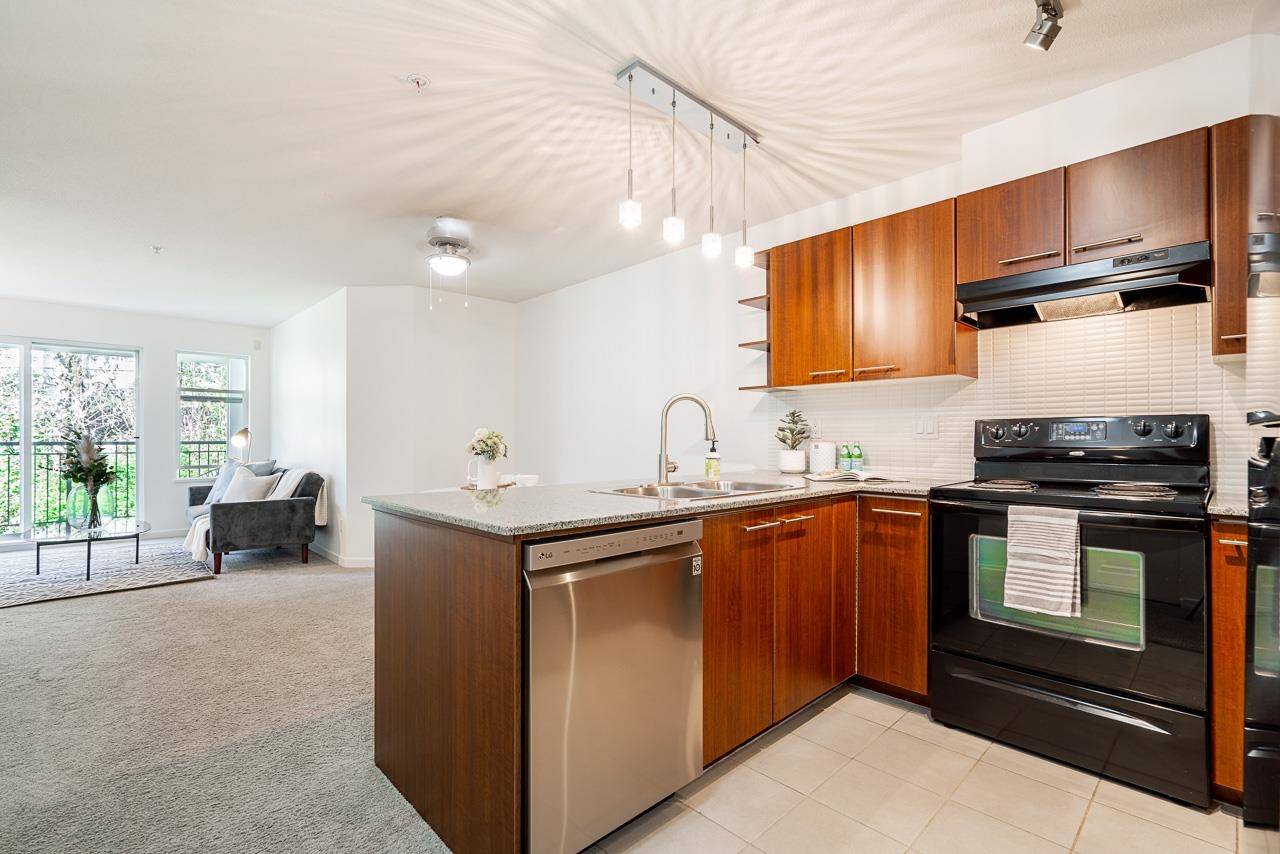Burnaby, BC V5C 0C4,4799 Brentwood DR #312