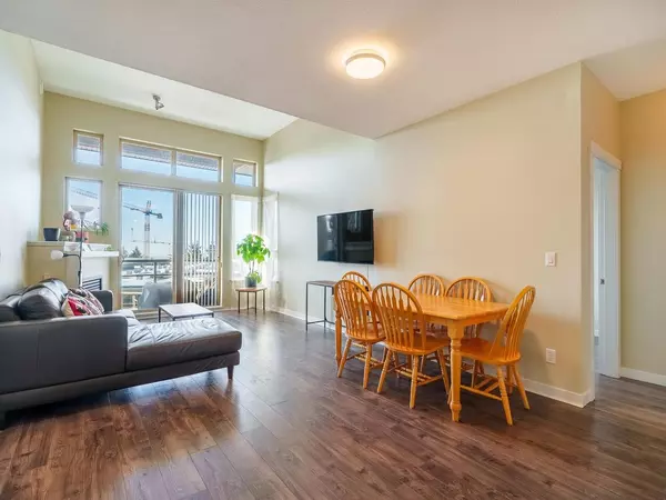 Burnaby, BC V5A 4Y5,9319 University CRES #505