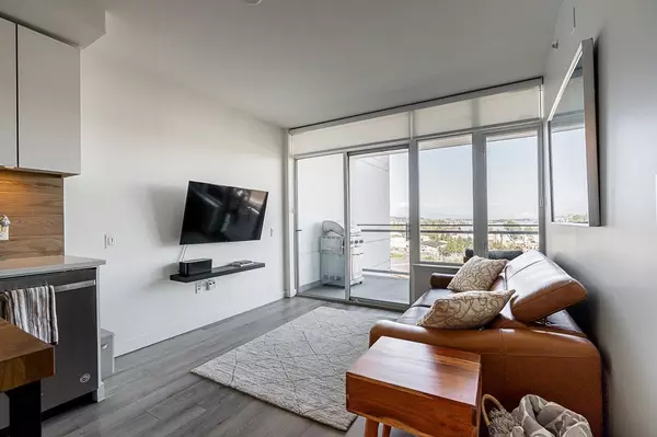 200 Nelson's CRES #708, New Westminster, BC V3L 0H4