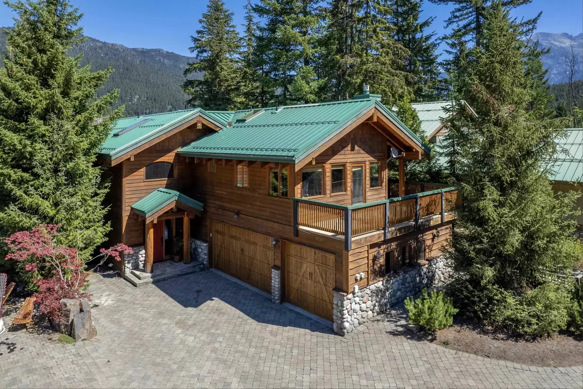 Whistler, BC V8E 0G6,9297 Lakeshore DR