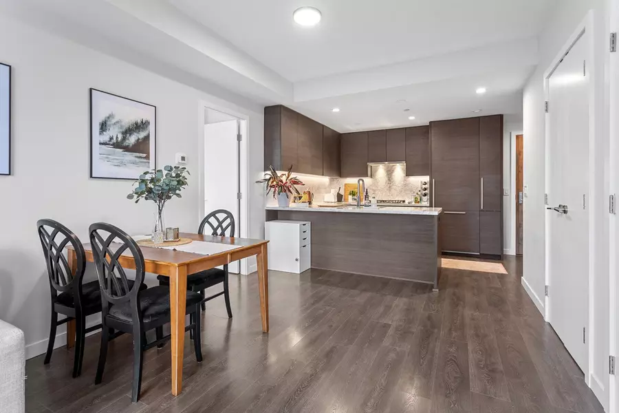 308 Morrissey RD #808, Port Moody, BC V3H 0M2