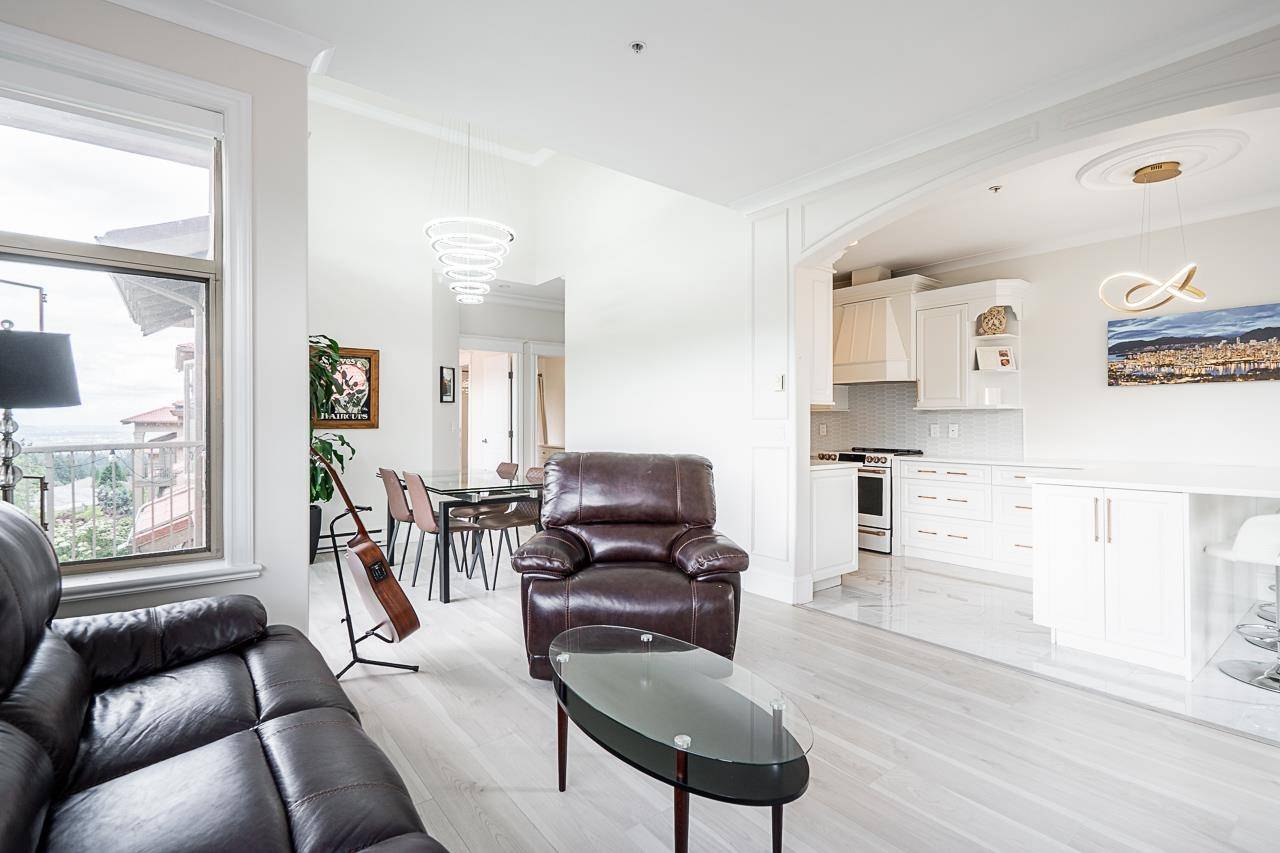 3176 Plateau BLVD #408 Coquitlam, BC V3E 3J2