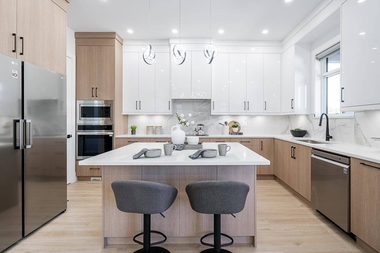 Port Coquitlam, BC V3B 1V5,1941 Prairie AVE