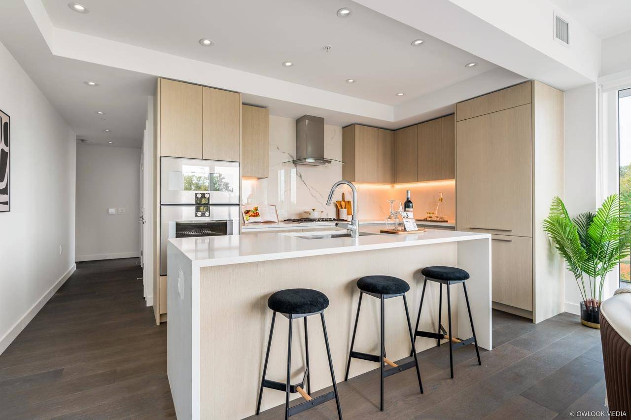 Vancouver, BC V5Z 0K7,5168 Cambie ST #602